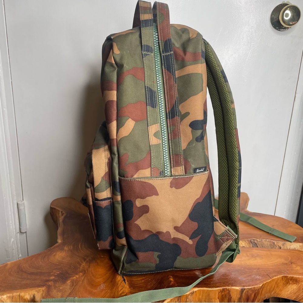Herschel Camo backpack - Picture 8 of 16